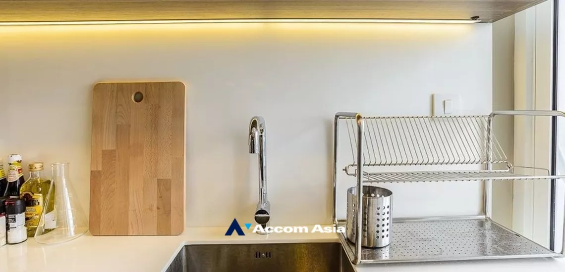 4  1 br Condominium for rent and sale in Silom ,Bangkok BTS Surasak at The Room Sathorn Pan Road AA34918