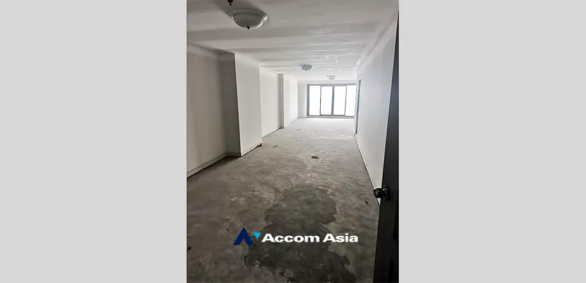  1  Condominium For Sale in Silom ,Bangkok BTS Surasak at Nusa State Tower AA34930