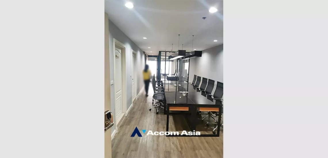  1  Condominium For Sale in Silom ,Bangkok BTS Surasak at Nusa State Tower AA34937