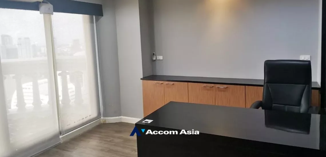 6  Condominium For Sale in Silom ,Bangkok BTS Surasak at Nusa State Tower AA34937