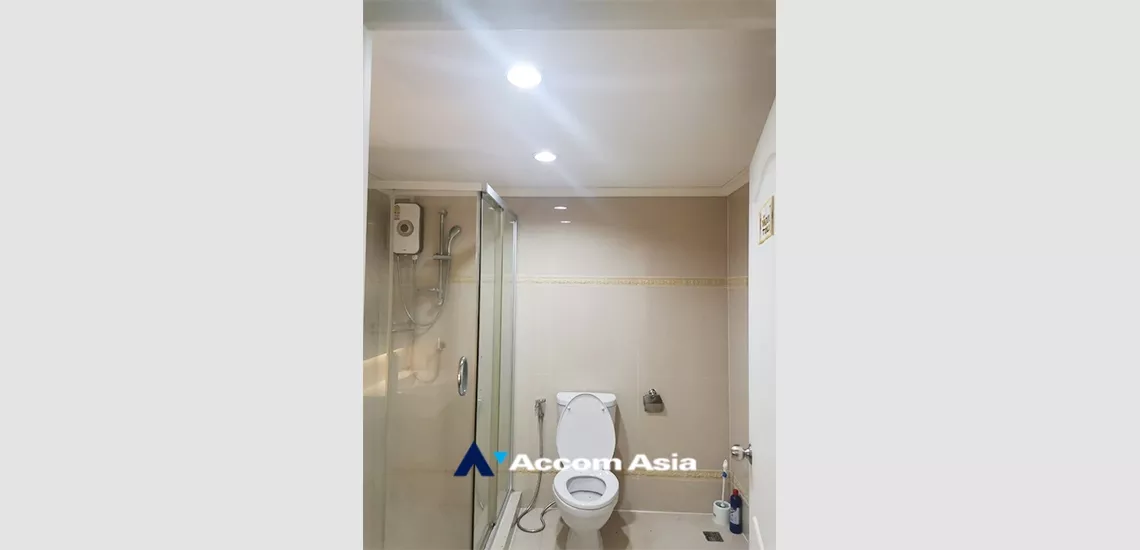 9  Condominium For Sale in Silom ,Bangkok BTS Surasak at Nusa State Tower AA34937
