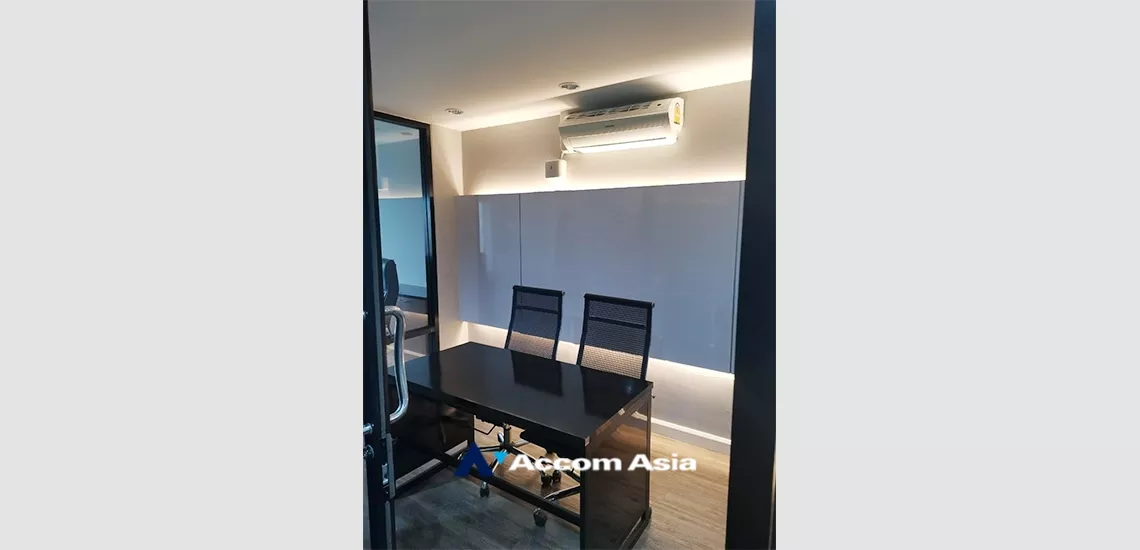 4  Condominium For Sale in Silom ,Bangkok BTS Surasak at Nusa State Tower AA34937