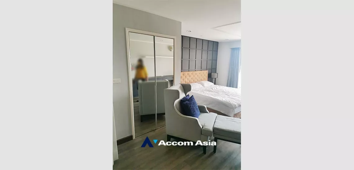  1  1 br Condominium For Sale in Silom ,Bangkok BTS Surasak at Nusa State Tower AA34940
