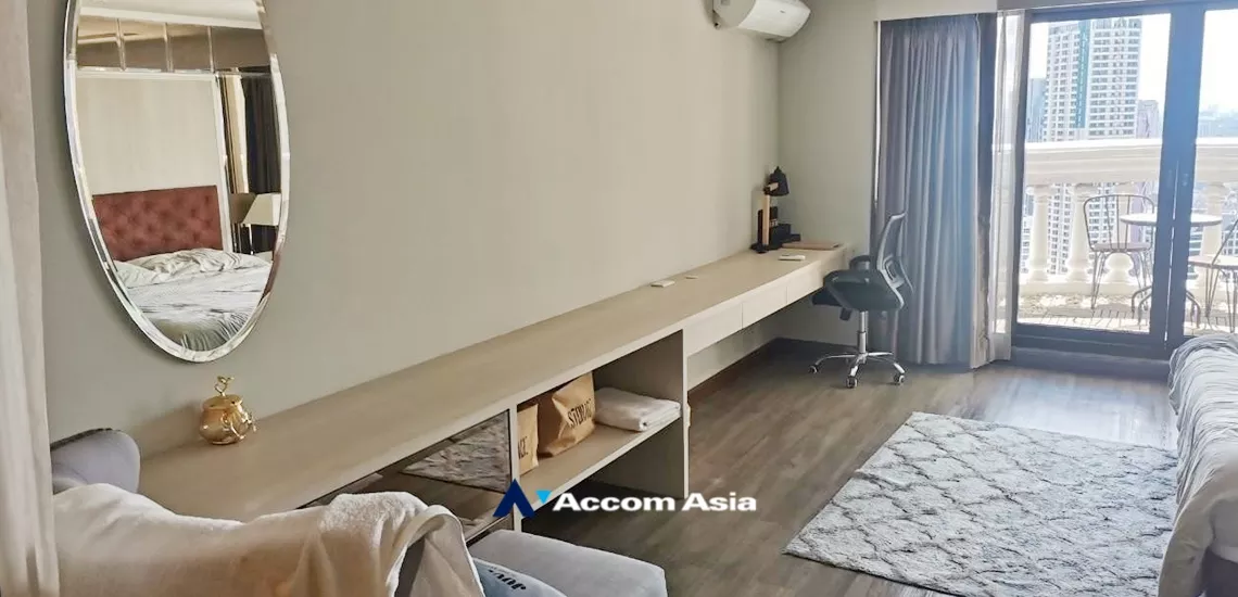  1  1 br Condominium For Sale in Silom ,Bangkok BTS Surasak at Nusa State Tower AA34941
