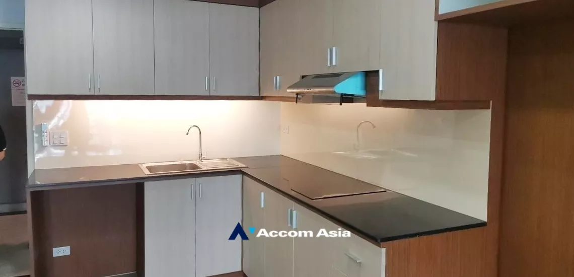  1  1 br Condominium For Sale in Silom ,Bangkok BTS Surasak at Nusa State Tower AA34942