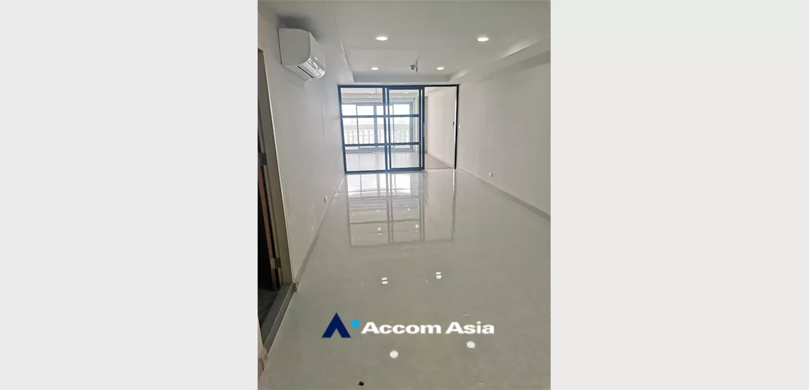Nusa State Tower Condominium  1 Bedroom for Sale BTS Surasak in Silom Bangkok