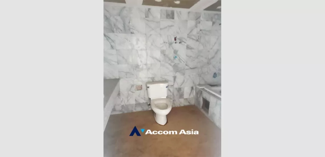  1  Condominium For Sale in Silom ,Bangkok BTS Surasak at Nusa State Tower AA34946