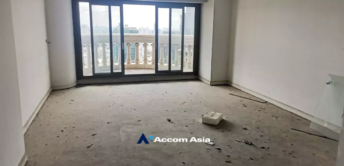 Nusa State Tower Condominium  for Sale BTS Surasak in Silom Bangkok