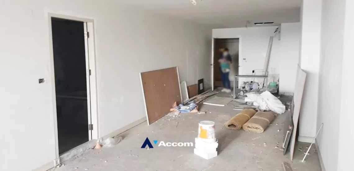  1  Condominium For Sale in Silom ,Bangkok BTS Surasak at Nusa State Tower AA34947