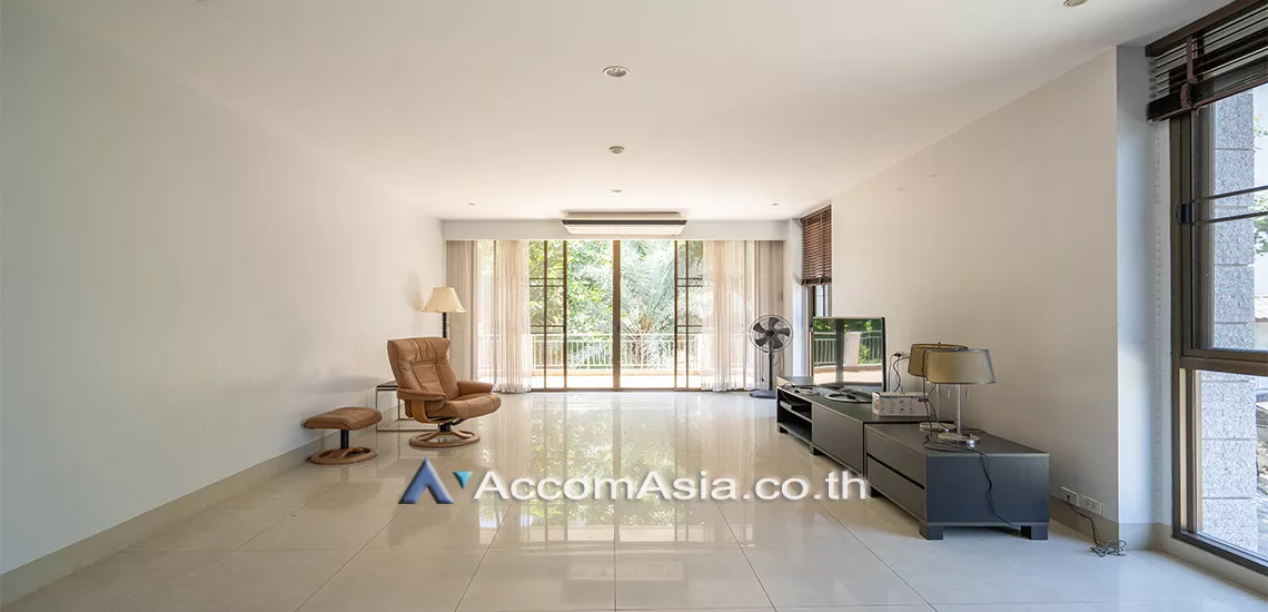 Pet friendly |  Delightful and Homely atmosphere Apartment  3 Bedroom for Rent BTS Phrom Phong in Sukhumvit Bangkok