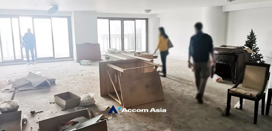  1  Condominium For Sale in Silom ,Bangkok BTS Surasak at Nusa State Tower AA34949