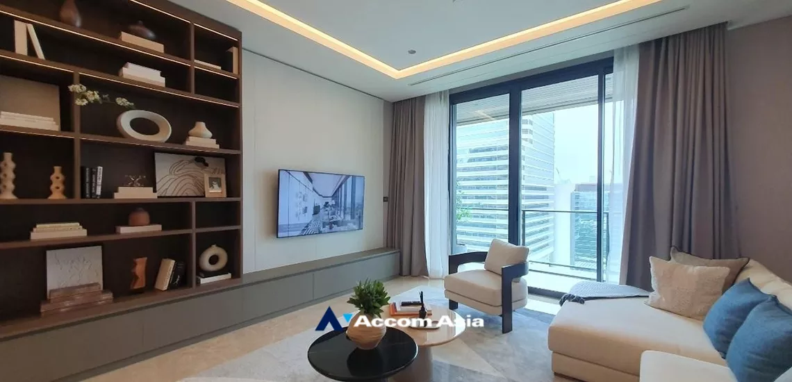  2 Bedrooms  Condominium For Sale in Ploenchit, Bangkok  near BTS Ratchadamri (AA34957)