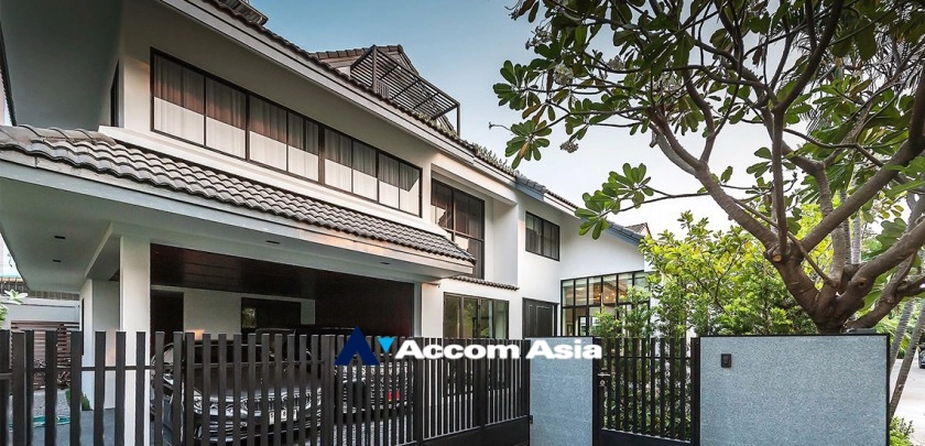  1  4 br House for rent and sale in Sukhumvit ,Bangkok BTS Thong Lo at Thonglor House Compound AA34961