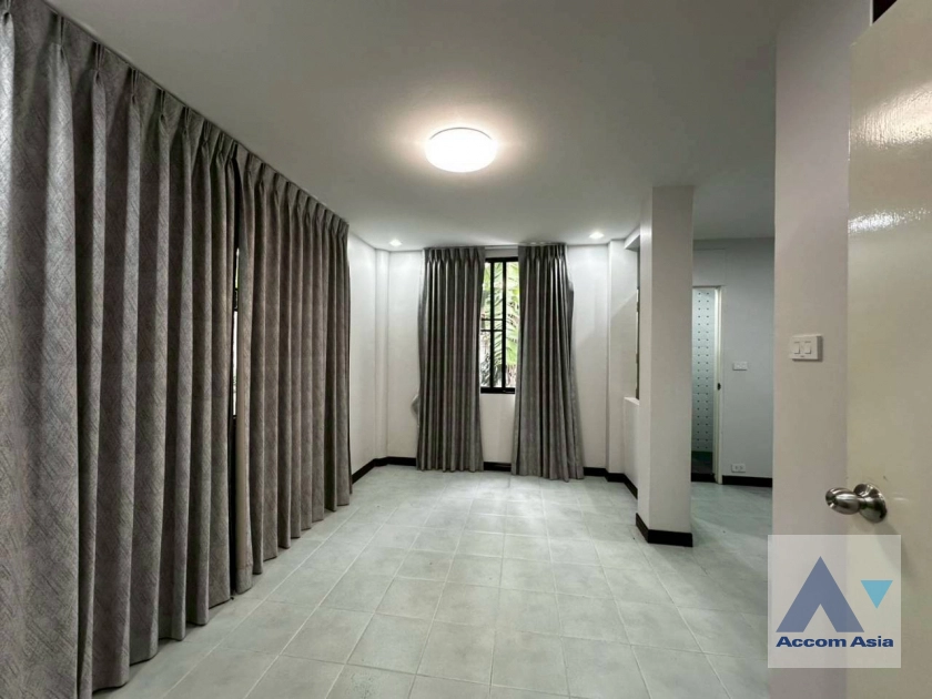 52  4 br House For Rent in Sukhumvit ,Bangkok BTS Thong Lo at Thonglor House Compound AA34962
