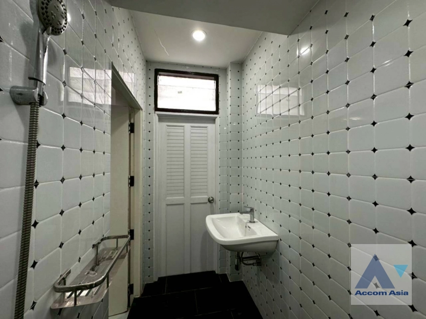 47  4 br House For Rent in Sukhumvit ,Bangkok BTS Thong Lo at Thonglor House Compound AA34962