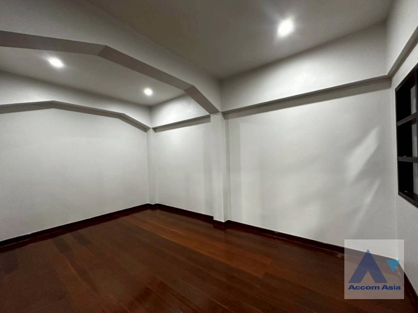 30  4 br House For Rent in Sukhumvit ,Bangkok BTS Thong Lo at Thonglor House Compound AA34962