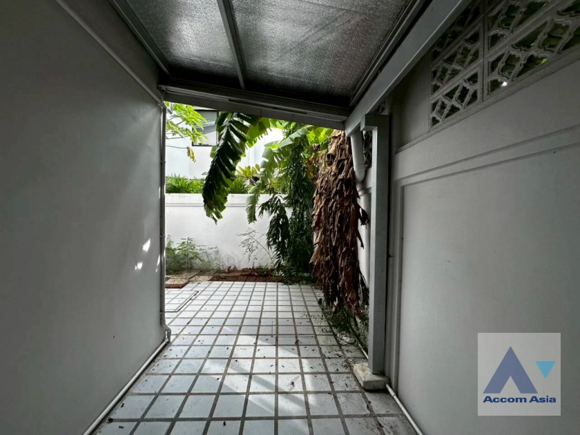 58  4 br House For Rent in Sukhumvit ,Bangkok BTS Thong Lo at Thonglor House Compound AA34962