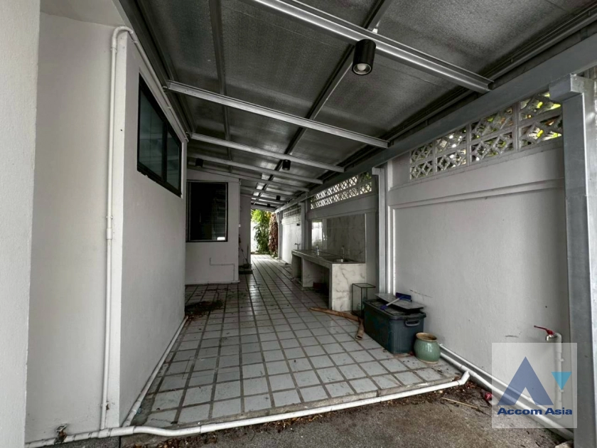 56  4 br House For Rent in Sukhumvit ,Bangkok BTS Thong Lo at Thonglor House Compound AA34962