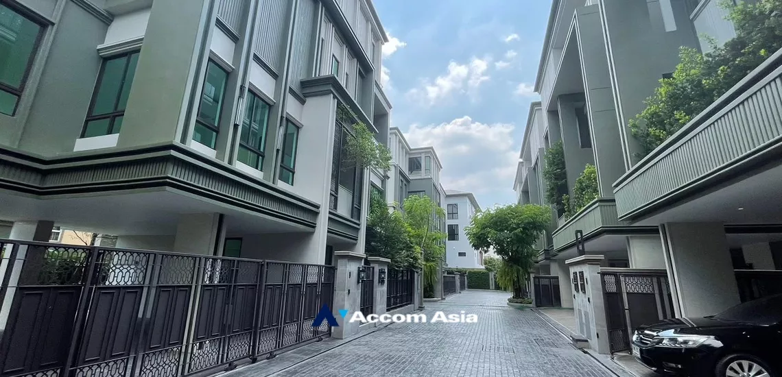  5 Bedrooms  House For Sale in Sukhumvit, Bangkok  near BTS Phra khanong (AA34973)