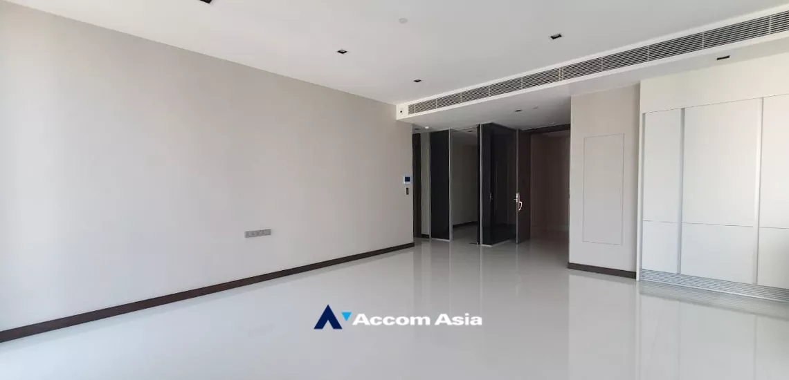 11  3 br Condominium For Sale in Sukhumvit ,Bangkok BTS Nana at Q1 Sukhumvit AA34975