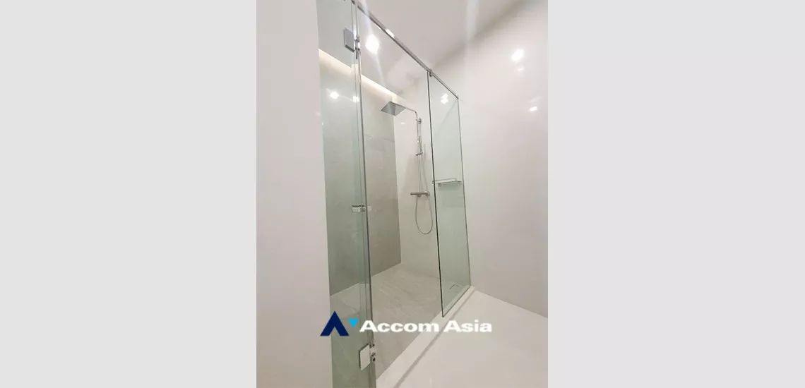 28  3 br Condominium For Sale in Sukhumvit ,Bangkok BTS Nana at Q1 Sukhumvit AA34976