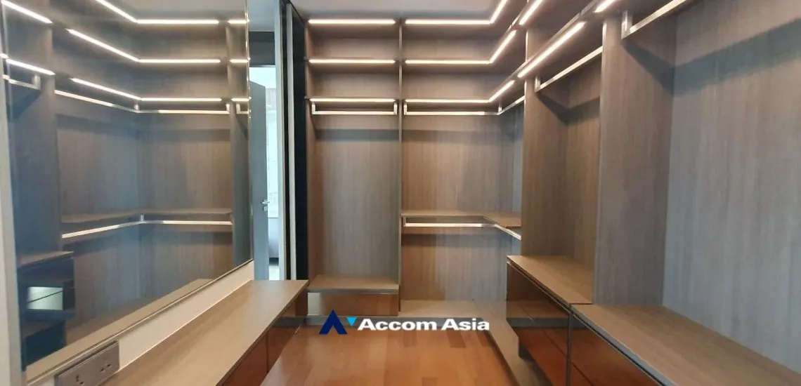 22  3 br Condominium For Sale in Sukhumvit ,Bangkok BTS Nana at Q1 Sukhumvit AA34976