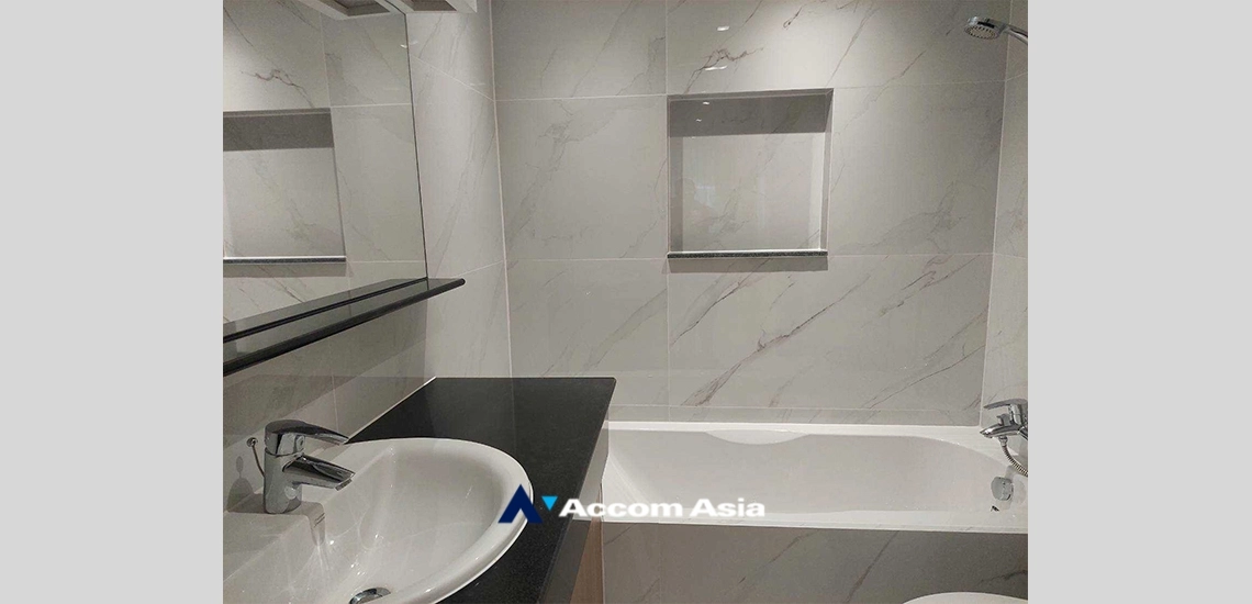 12  3 br Apartment For Rent in Sathorn ,Bangkok BTS Sala Daeng - MRT Lumphini at Children Dreaming Place - Garden AA34978