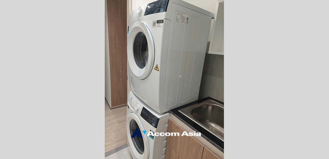 5  3 br Apartment For Rent in Sathorn ,Bangkok BTS Sala Daeng - MRT Lumphini at Children Dreaming Place - Garden AA34978