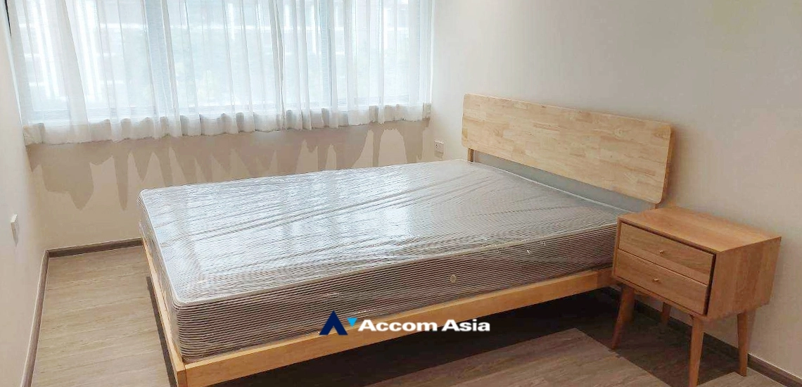 10  3 br Apartment For Rent in Sathorn ,Bangkok BTS Sala Daeng - MRT Lumphini at Children Dreaming Place - Garden AA34978