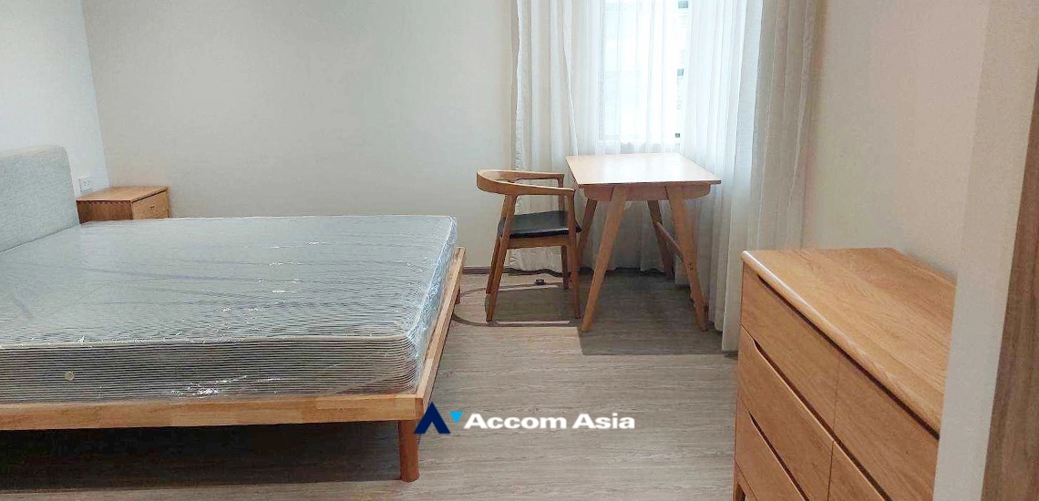 9  3 br Apartment For Rent in Sathorn ,Bangkok BTS Sala Daeng - MRT Lumphini at Children Dreaming Place - Garden AA34978