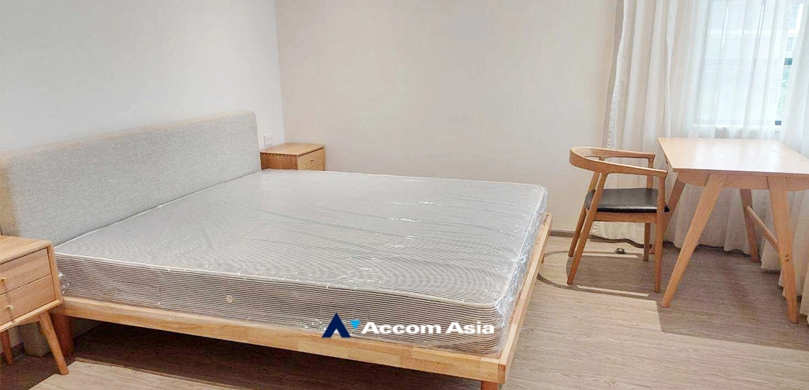 7  3 br Apartment For Rent in Sathorn ,Bangkok BTS Sala Daeng - MRT Lumphini at Children Dreaming Place - Garden AA34978