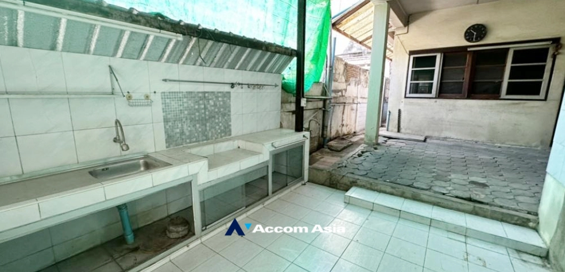 4  House For Rent in Sathorn ,Bangkok MRT Khlong Toei AA34982