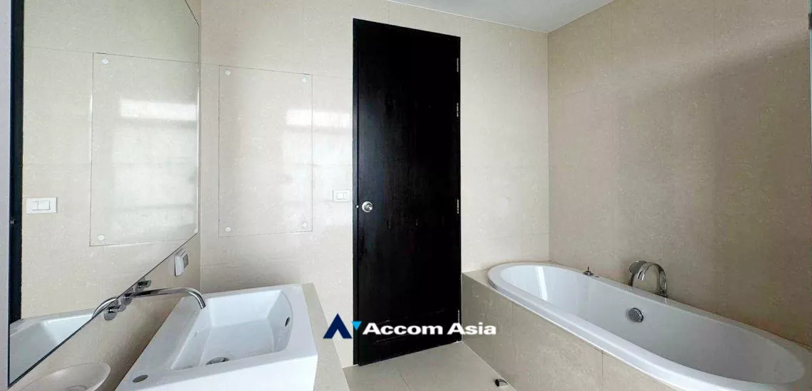 15  3 br Condominium For Rent in Sukhumvit ,Bangkok BTS Phrom Phong at The Madison AA34988