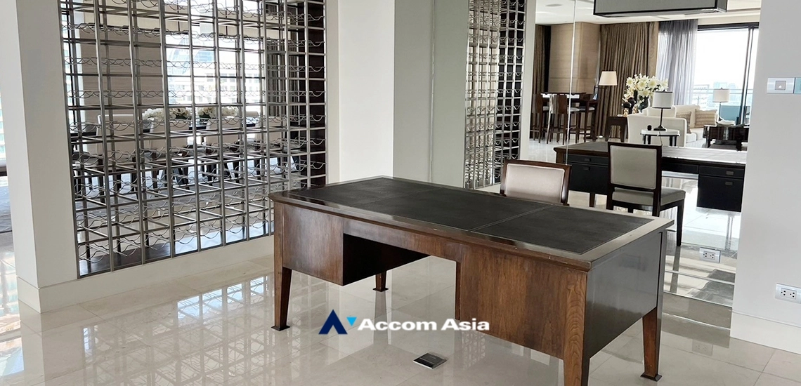 6  4 br Condominium For Sale in Ploenchit ,Bangkok BTS Ratchadamri at The St. Regis Bangkok (Residences) AA34991