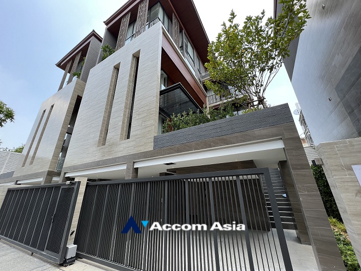 Fully Furnished, Private Swimming Pool house for rent in Sathon, Bangkok Code AA34992