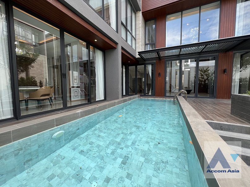 Fully Furnished, Private Swimming Pool |  5 Bedrooms  House For Rent & Sale in Sathorn, Bangkok  near BTS Sala Daeng - MRT Khlong Toei (AA34993)