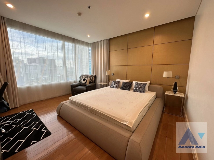 11  3 br Condominium for rent and sale in Silom ,Bangkok BTS Sala Daeng - MRT Silom at Royal Saladaeng AA34997
