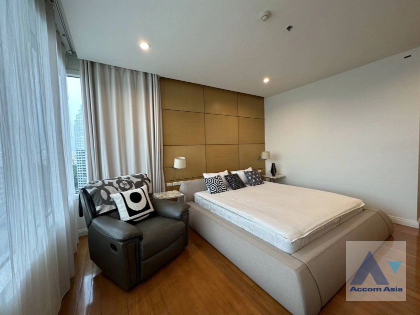 8  3 br Condominium for rent and sale in Silom ,Bangkok BTS Sala Daeng - MRT Silom at Royal Saladaeng AA34997