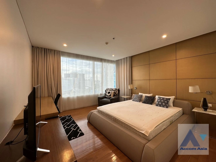 10  3 br Condominium for rent and sale in Silom ,Bangkok BTS Sala Daeng - MRT Silom at Royal Saladaeng AA34997