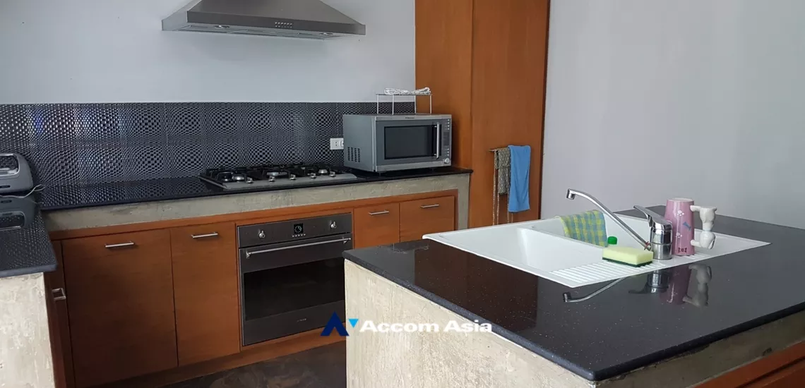 6  4 br House for rent and sale in sukhumvit ,Bangkok BTS Phra khanong AA35004