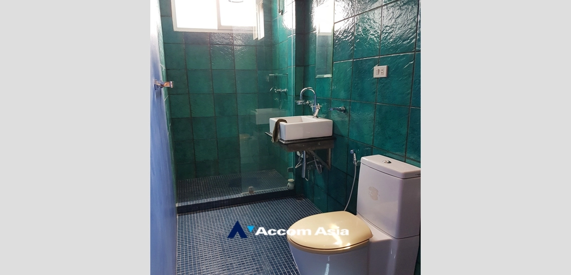 13  4 br House for rent and sale in Sukhumvit ,Bangkok BTS Phra khanong AA35004