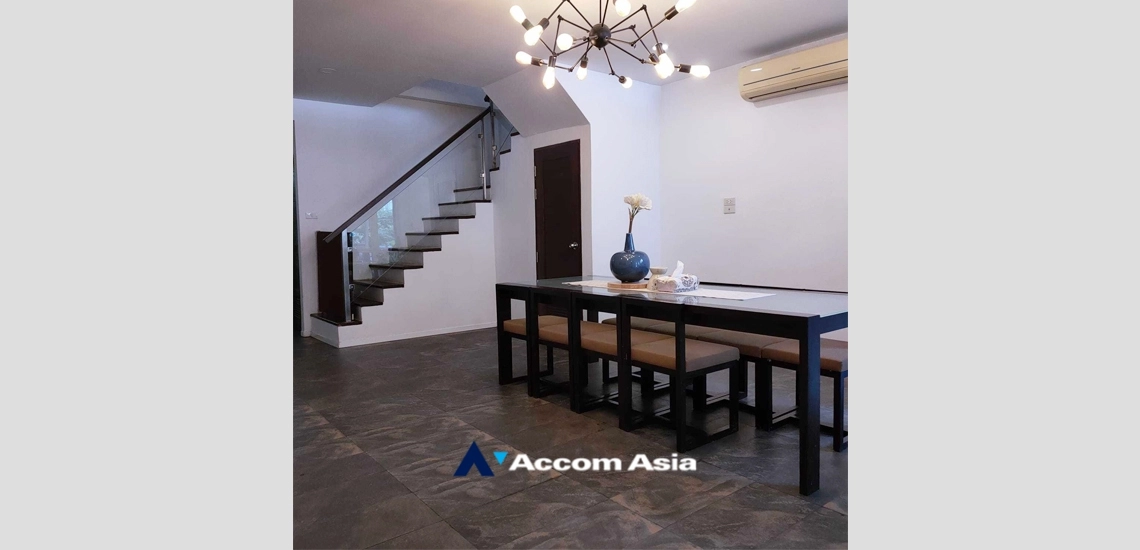  1  4 br House for rent and sale in Sukhumvit ,Bangkok BTS Phra khanong AA35004