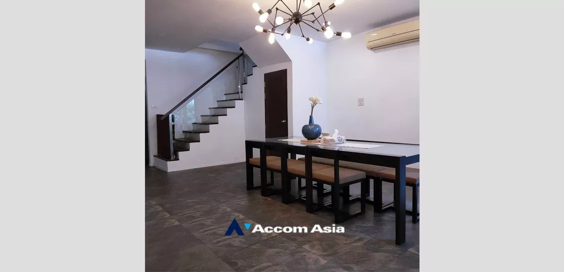 1  4 br House for rent and sale in sukhumvit ,Bangkok BTS Phra khanong AA35004
