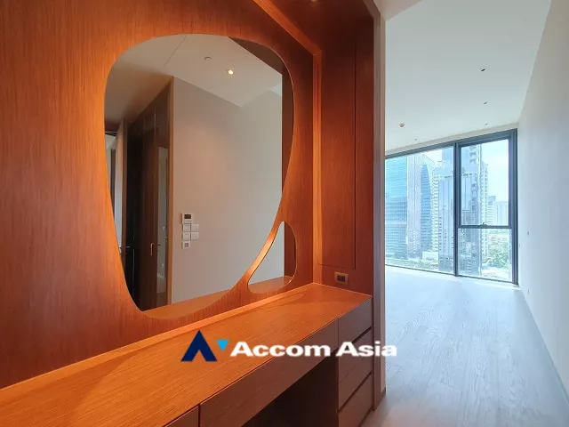 12  2 br Condominium For Sale in Ploenchit ,Bangkok BTS Chitlom at Scope Langsuan AA35010