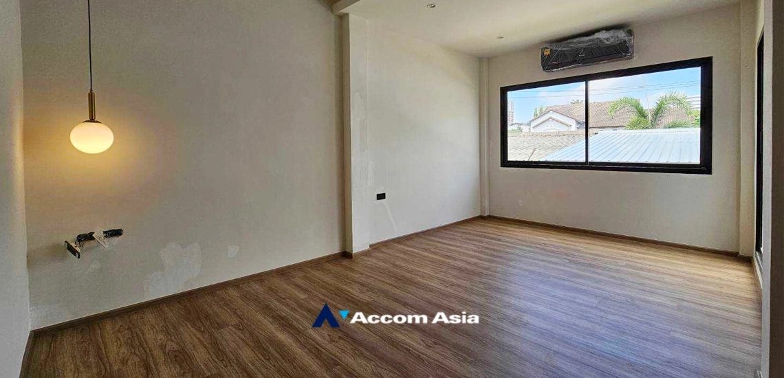 7  3 br House For Rent in Sukhumvit ,Bangkok BTS Phra khanong at Safe and local lifestyle Home AA35014