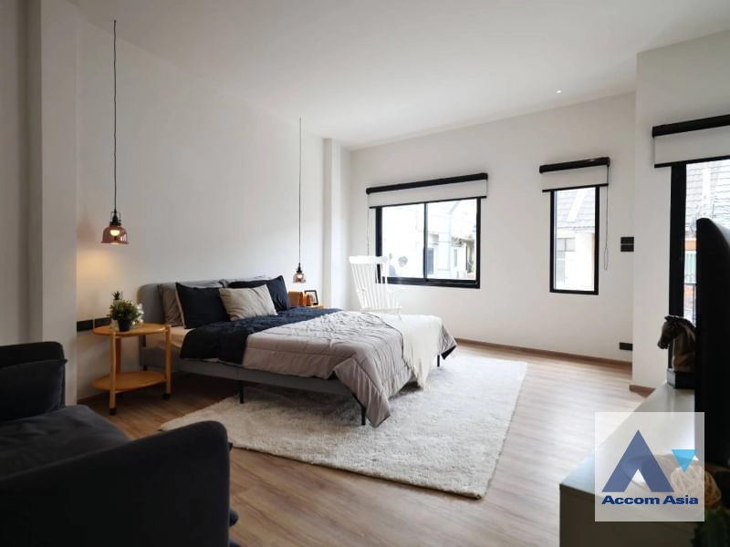 4  3 br Townhouse for rent and sale in Sukhumvit ,Bangkok BTS Phra khanong at Moo Baan Klongtan Nivet AA35014