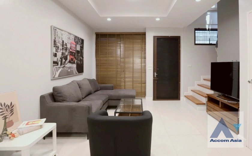 unitFully Furnished |  3 Bedrooms  Townhouse For Rent & Sale in Sukhumvit, Bangkok  near BTS Bang Chak (AA35015)
