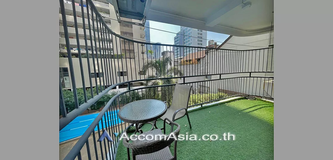 unit 3 Bedrooms  Condominium For Rent in Sukhumvit, Bangkok  near BTS Phrom Phong (24923)