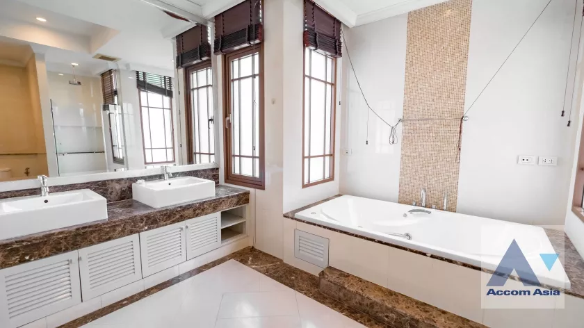 35  4 br House for rent and sale in Sukhumvit ,Bangkok BTS Phra khanong at Baan Sansiri Sukhumvit 67 AA35025