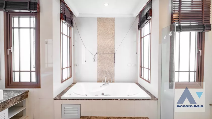 36  4 br House for rent and sale in Sukhumvit ,Bangkok BTS Phra khanong at Baan Sansiri Sukhumvit 67 AA35025